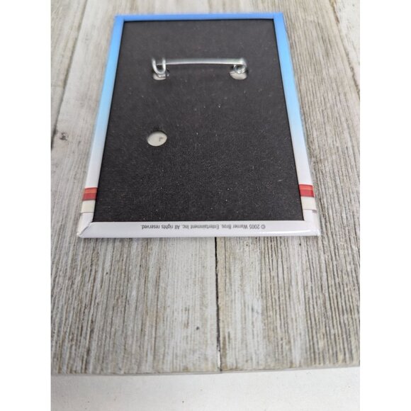 2005 Warner Bros "Racing Stripes" Zebra Enamel Pin Badge 2x1.5 Inches - Picture 3 of 5